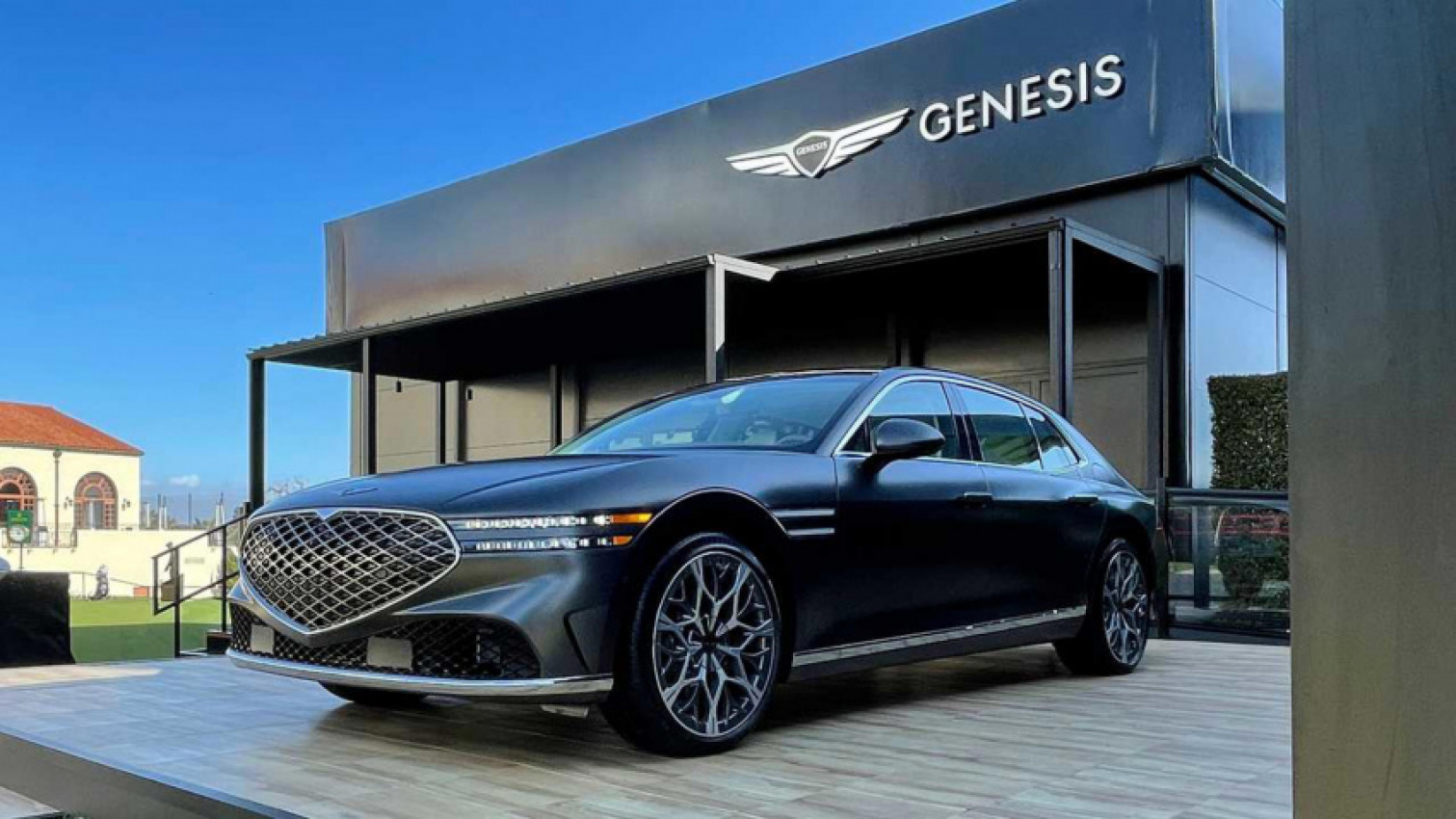 autos, cars, genesis, genesis g90, video: we check out the 2023 genesis g90 up close