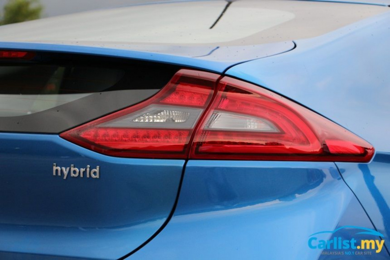 autos, cars, hyundai, reviews, hyundai ioniq, ioniq, review: hyundai ioniq – hybrid mobility for the masses