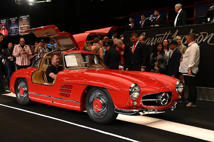 auctions, autos, cars, classic cars, video, auction house smashes sales record as rich people can't stop buying million-dollar cars