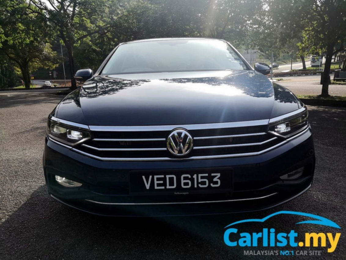 autos, cars, reviews, passat, volkswagen, volkswagen passat tsi elegance, level up: we tried to convince our colleague to buy the new passat 2.0 tsi elegance