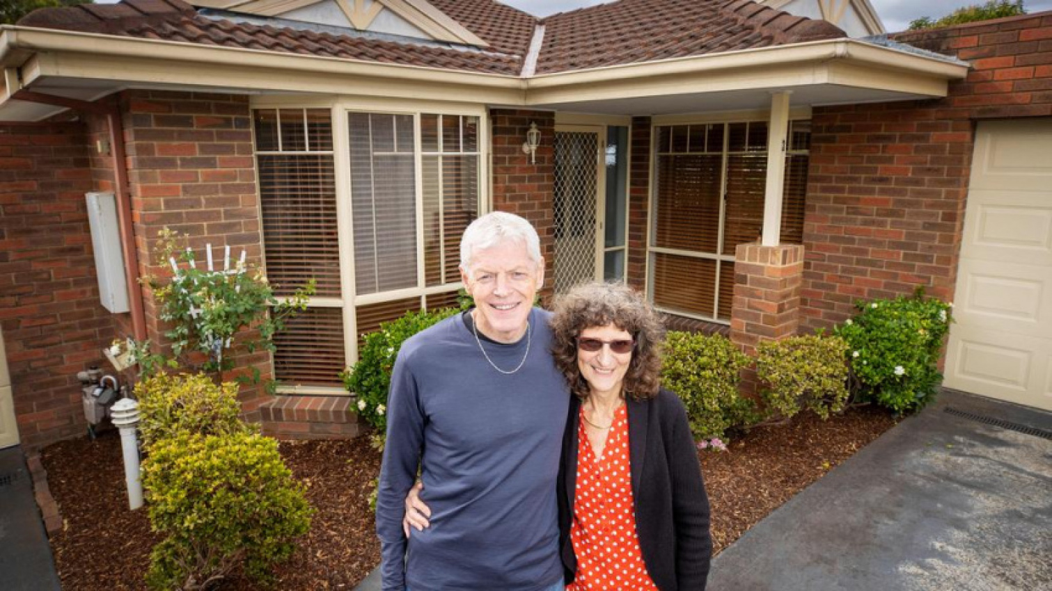 autos, cars, news, finance, melbourne vic, real estate, expats sell macleod pad for $25,000 over reserve