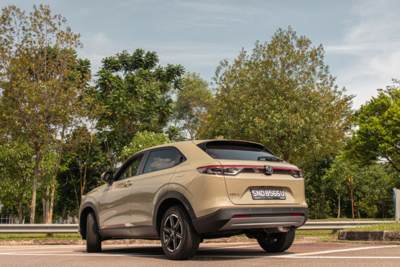 autos, cars, honda, reviews, android, android, mreview: honda hr-v 1.5 dx - all grown up