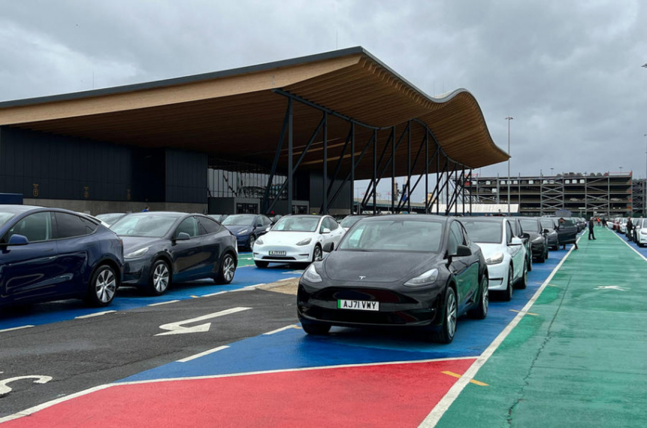 autos, cars, electric vehicle, tesla, car news, electric cars, features, new cars, tesla model y, new 2022 tesla model y: meeting the suv's first uk buyers