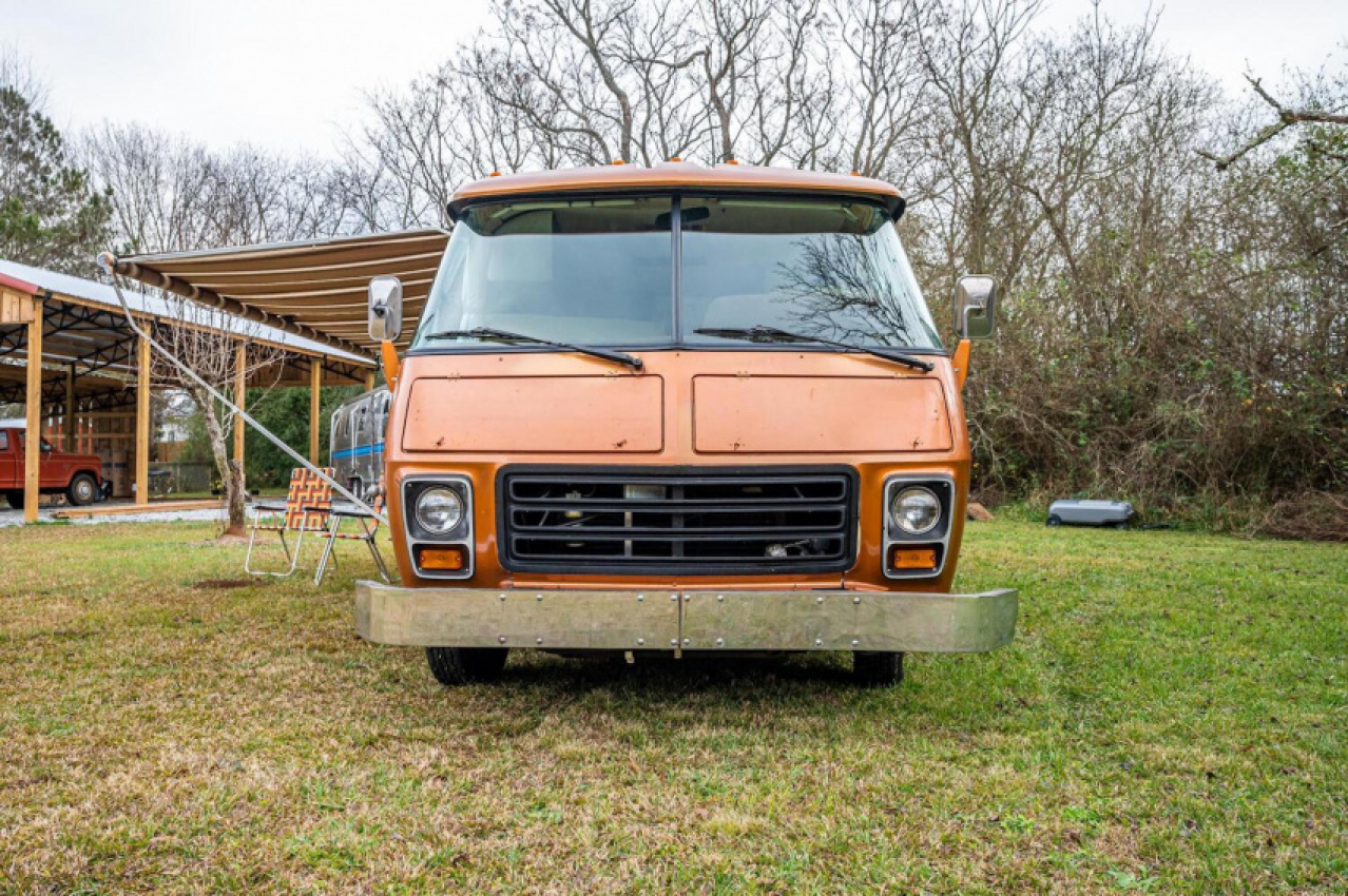 autos, cars, gmc, news, auction, classics, motorhome, oldsmobile, used cars, take a road trip back to 1973 with this funky gmc motorhome