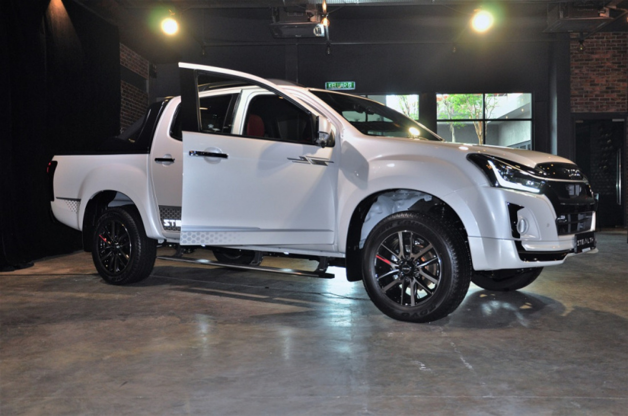 autos, car brands, cars, isuzu, automotive, cars, isuzu malaysia, launch, limited edition, malaysia, pick up truck, isuzu d-max stealth comes with special 7-year unlimited mileage warranty