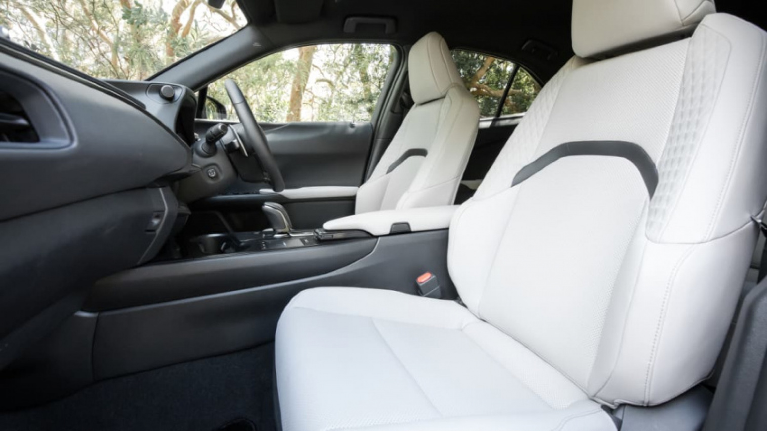 autos, cars, lexus, reviews, android, 2022 lexus ux300e luxury review