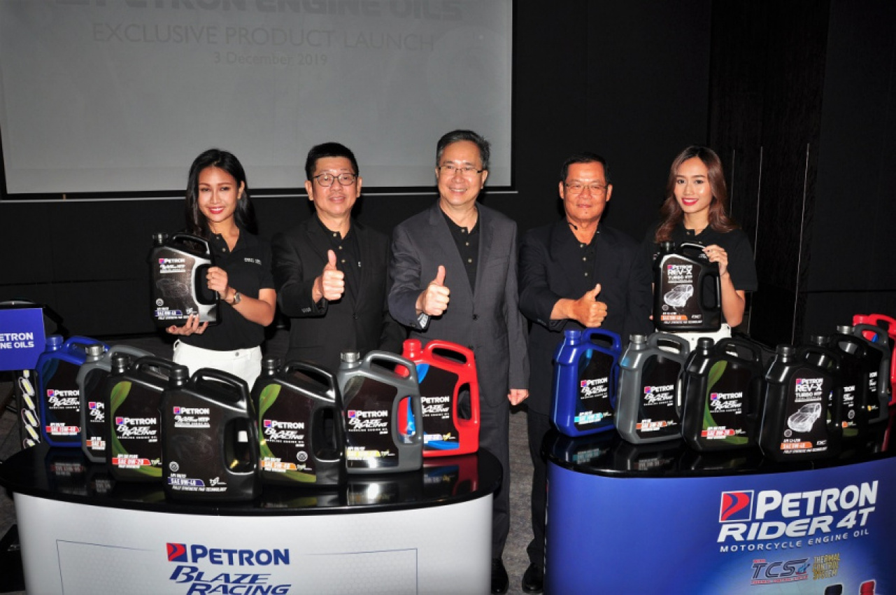 autos, cars, featured, automotive, brake fluid, clutch fluid, diesel, engine oil, gasoline, gear oil, grease, lubricants, malaysia, petrol, petron, petron malaysia, petron malaysia launches new range of oils and fluids with high temperature protection