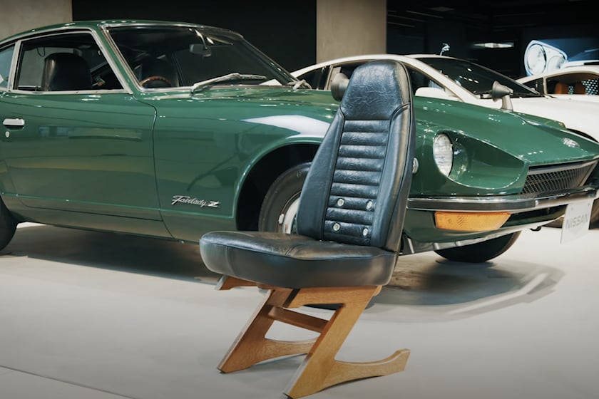 autos, cars, nissan, offbeat, sports cars, video, the nissan z chair is a must-have piece of furniture