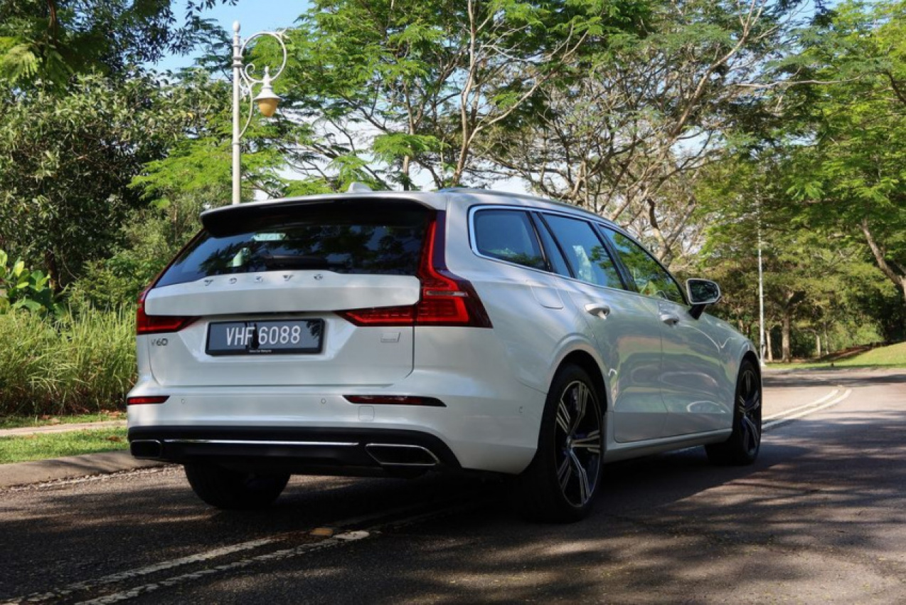 autos, cars, reviews, volvo, android, bev, c40, phev, review, s60, v60, vcm, volvo car malaysia, volvo v60, volvo v60 recharge t8 inscription, xc40, xc60, android, review: 2022 volvo v60 - it is the volvo to own!