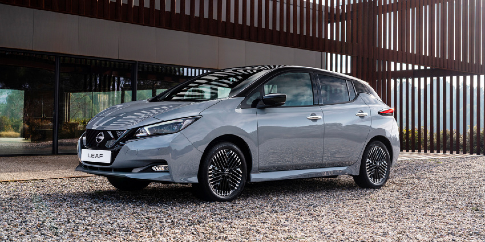 autos, cars, nissan, 2022 nissan leaf gets cosmetic updates but is still clinging to yesteryear’s chademo fast charging