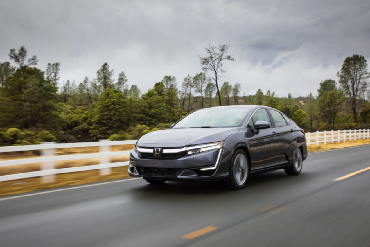 android, autos, cars, honda, toyota, clarity, honda clarity, toyota prius, toyota prius prime, android, 5 reasons buying a used honda clarity makes more sense than a toyota prius prime