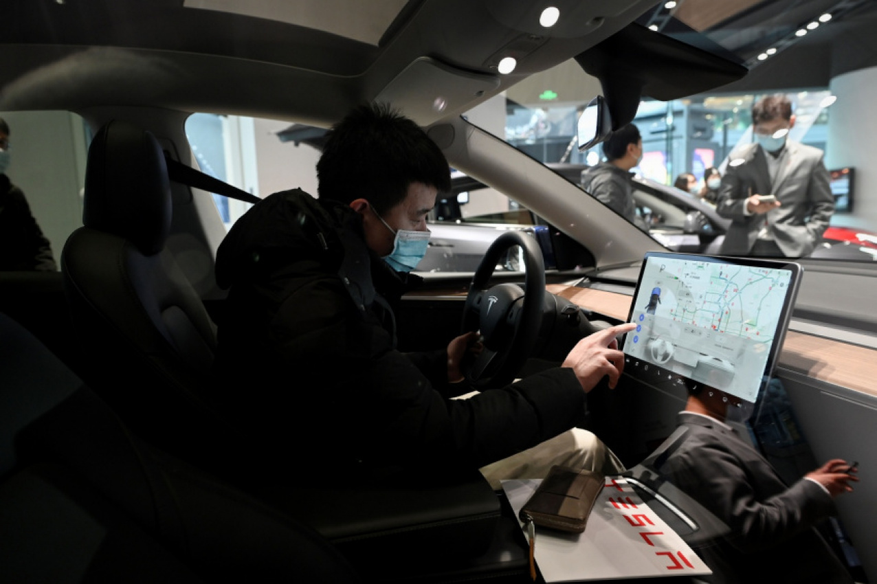autos, tesla, cyberpunk 2077, steam, steam games, steam platform in tesla, tesla autopilot, tesla autopilot crash, tesla autopilot system, elon musk wants to bring steam to tesla cars, but some fans are concerned