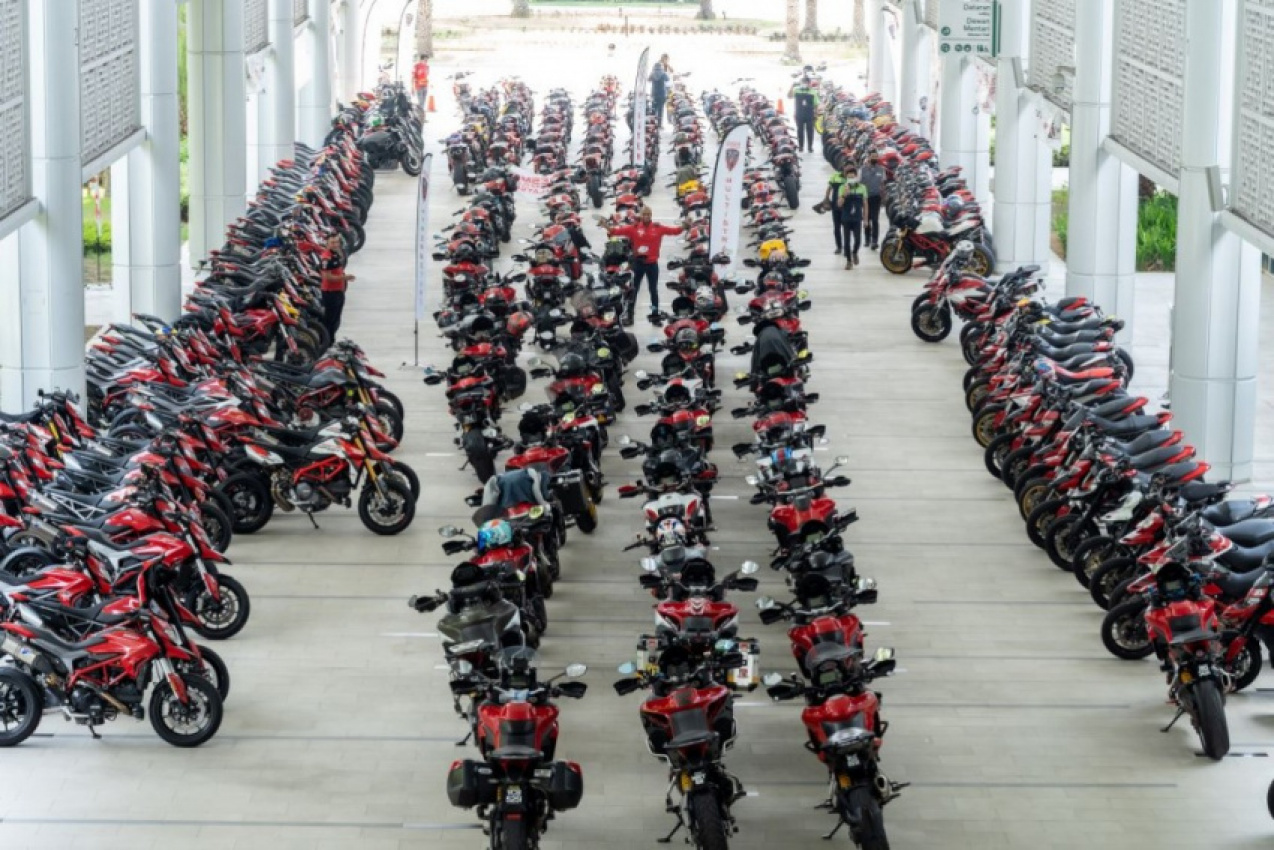 autos, cars, ducati, autos ducati, ducati club sets new record gathering of bikes