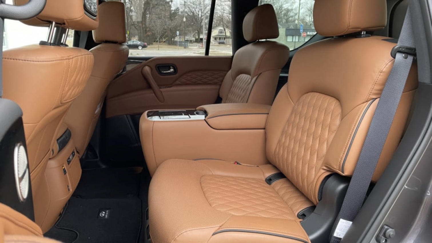 autos, cars, infiniti, android, driveway tests, infiniti qx80, infotainment, luxury, technology, android, 2022 infiniti qx80 interior review | refreshed, but still behind