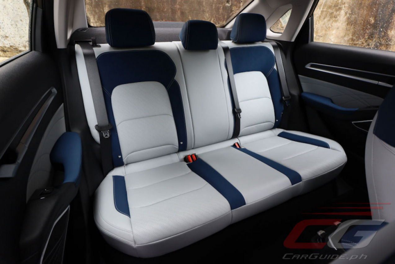 autos, cars, geely, mg, android, driver&39;s seat, geely emgrand, sub-compact, android, review: 2022 geely emgrand premium