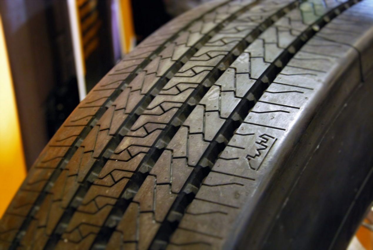 autos, cars, featured, continental, 3 benefits of 3rd generation continental truck tyres
