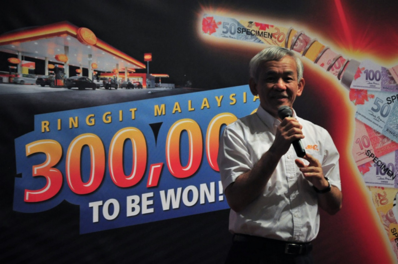 autos, cars, featured, hp, bhpetrol, boustead petroleum marketing, contest, malaysia, petrol station, bhpetrol gives out rm300,000 in prizes to its customers