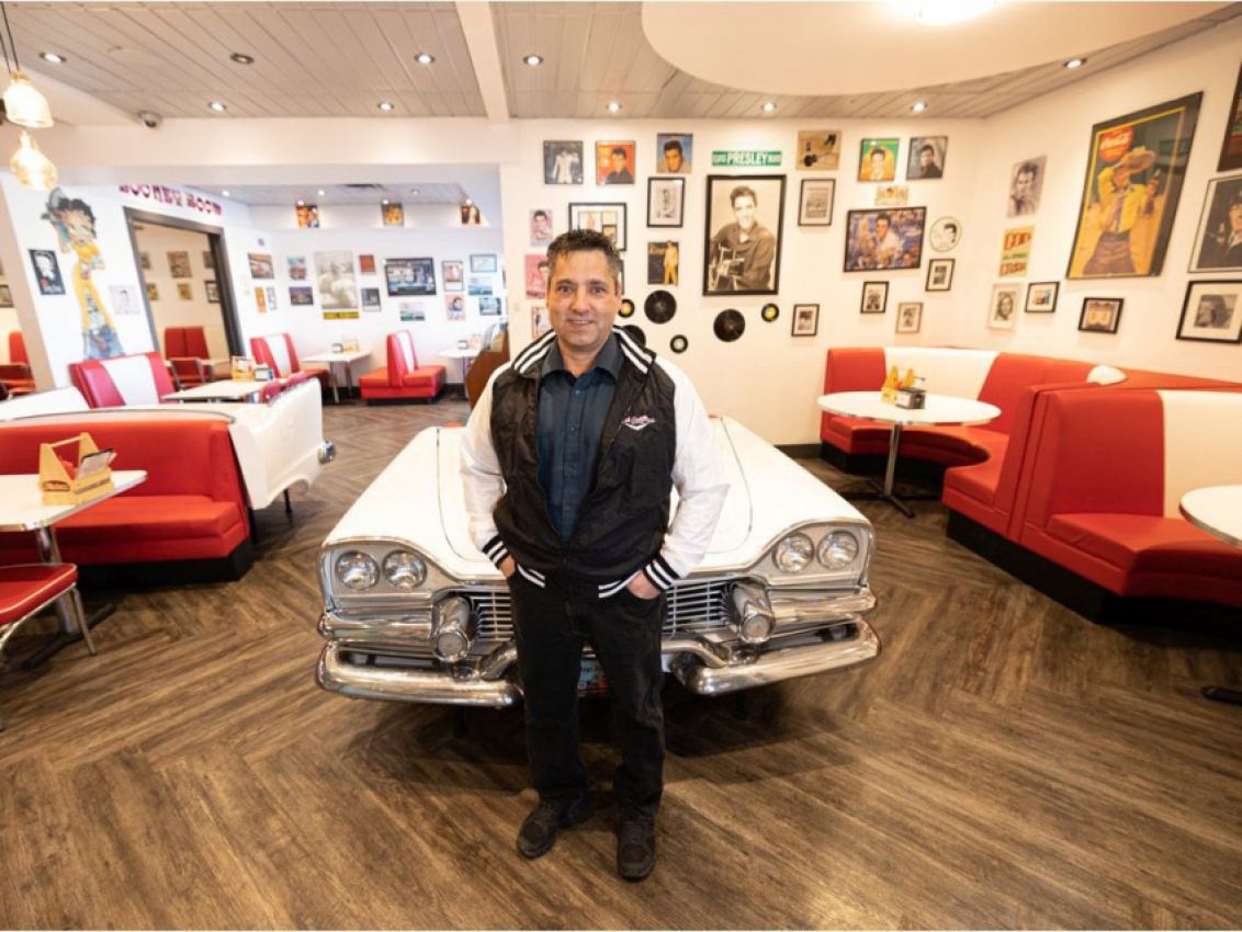 autos, cadillac, cars, saskatoon diner pink cadillacs brings 1950s retro experience, including two vintage car booths