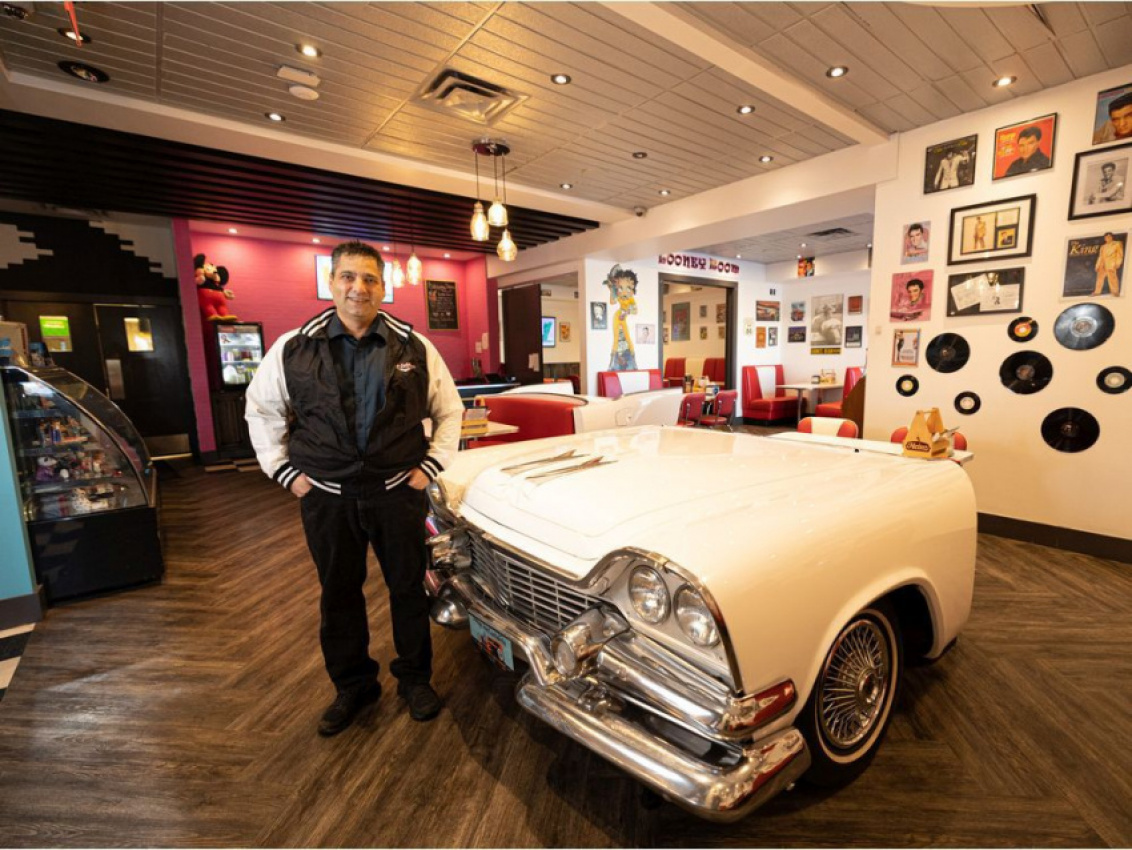 autos, cadillac, cars, saskatoon diner pink cadillacs brings 1950s retro experience, including two vintage car booths