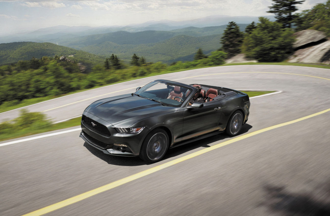 autos, cars, ford, mustang, recalls, ford recalls over 330,000 mustangs for rear-view camera issues