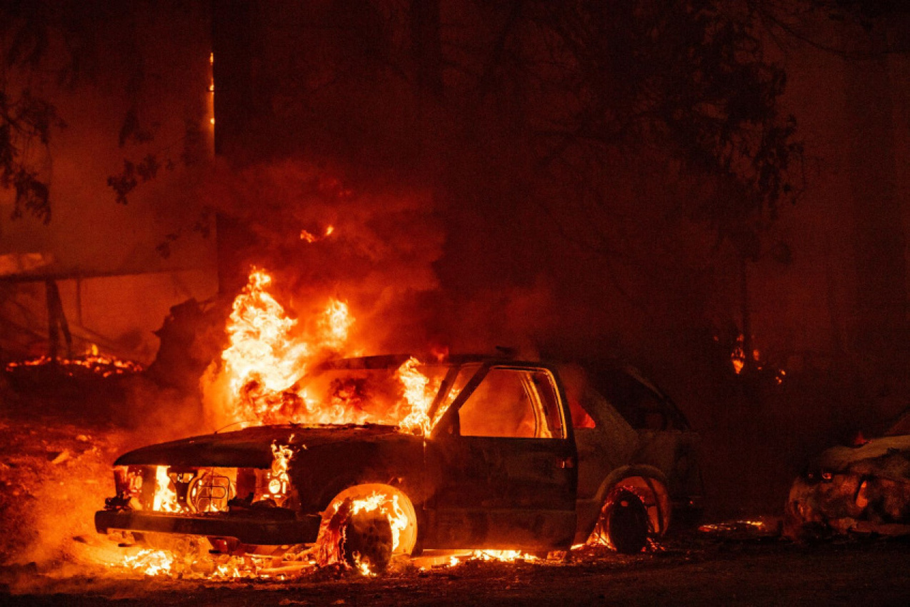 autos, cars, car accidents, car safety, your car is on fire – what should you do?