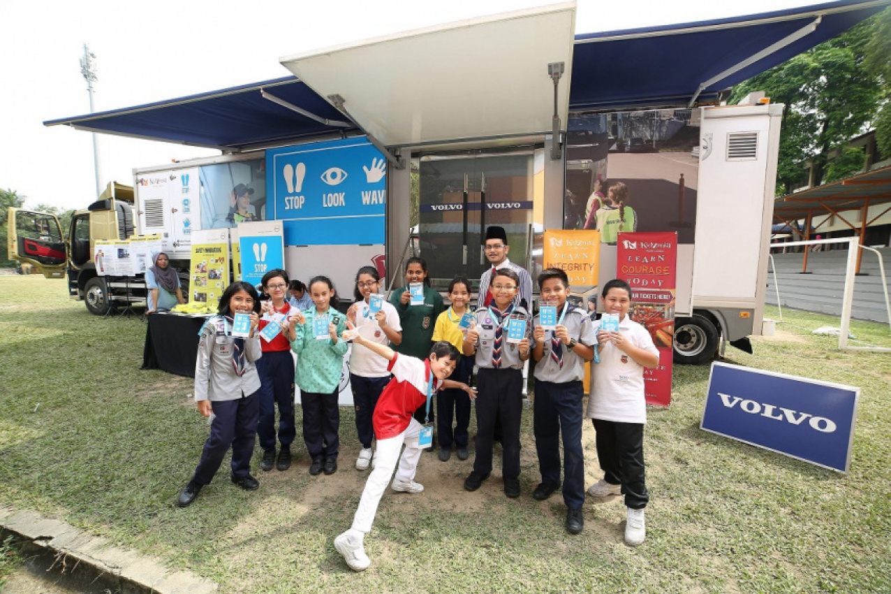 autos, car brands, cars, volvo, cars, malaysia, road safety, safety, trucks, volvo cars, volvo trucks, volvo continues commitment to road safety; celebrates 2nd year of partnership with kidzania