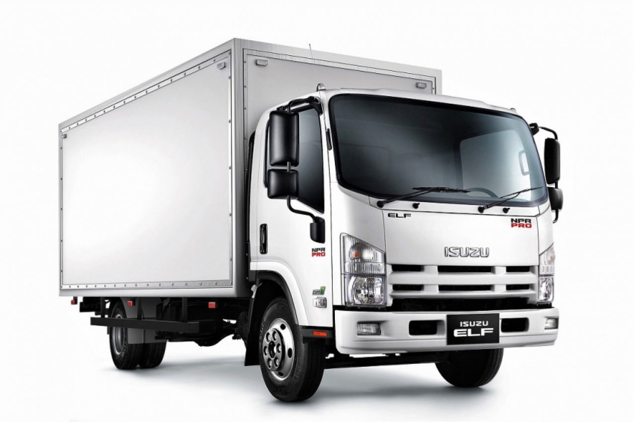 autos, cars, commercial vehicles, isuzu, city-link express, isuzu trucks, malaysia, trucks, isuzu malaysia delivers 141 trucks to city-link express courier service
