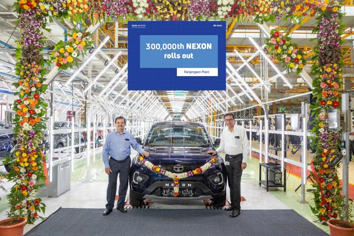 autos, cars, indian, launches & updates, nexon, tata, 3,00,000th tata nexon rolls out of ranjangaon plant