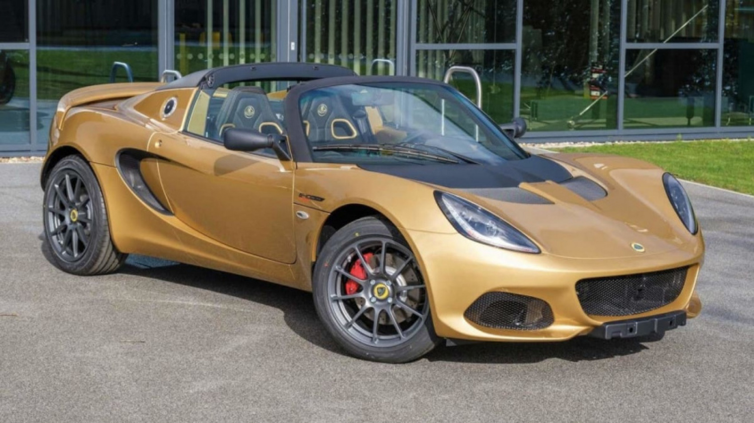 autos, cars, lotus, final lotus elise handed over to its namesake