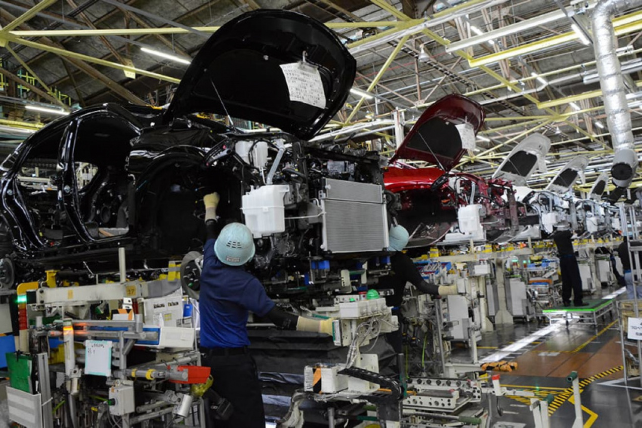 autos, cars, reviews, toyota, car news, toyota shuts down 14 japanese factories
