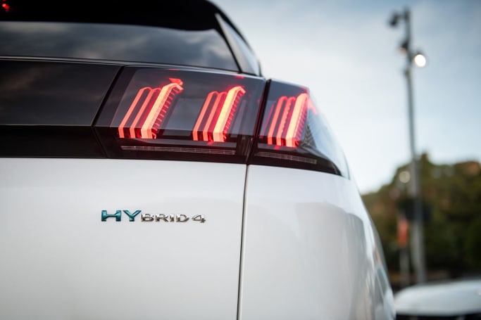 autos, cars, geo, peugeot, family cars, green cars, hybrid cars, peugeot 3008, peugeot 3008 2022, peugeot 3008 reviews, peugeot reviews, peugeot suv range, plug-in hybrid, android, peugeot 3008 2022 review: gt sport phev