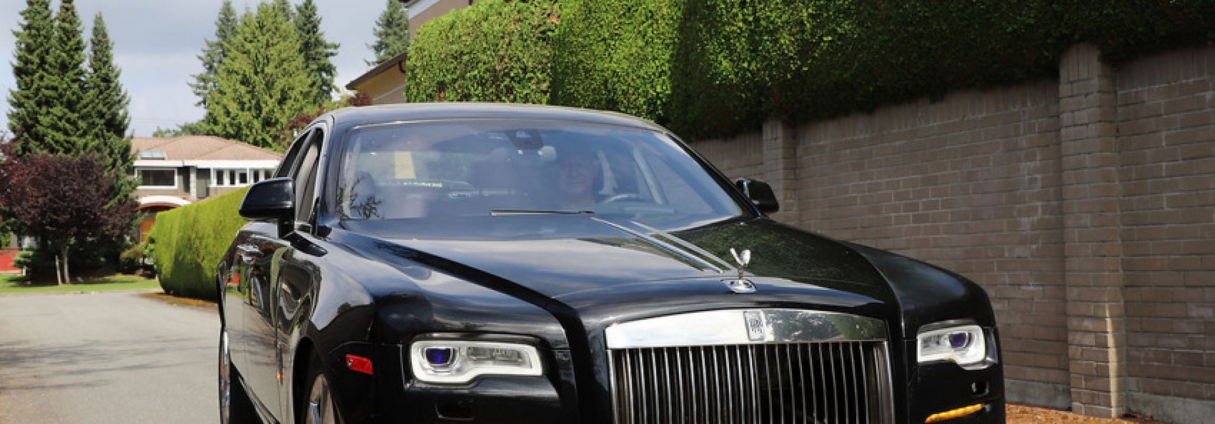 autos, cars, news, rolls-royce, electric vehicles, electromod, rolls royce videos, rolls royce wraith, tuning, video, canadian businessman sells house to fund his own rolls-royce wraith electromod project