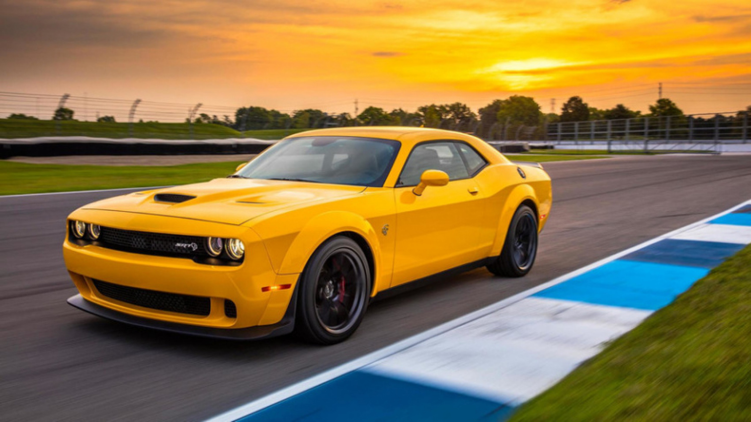 autos, cars, dodge, 2022 dodge challenger hellcat temporarily loses manual transmission