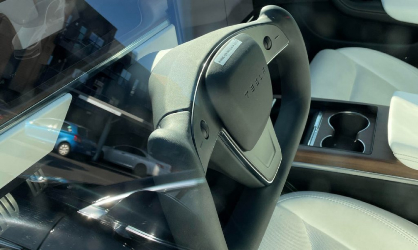 autos, cars, news, space, spacex, tesla, tesla model s, tesla model s and model x steering yoke to receive push center for horn update
