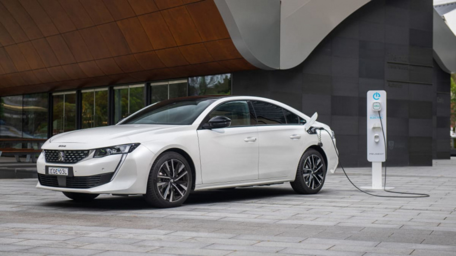 autos, cars, geo, peugeot, reviews, peugeot 508, android, 2022 peugeot 508 gt fastback plug-in hybrid review