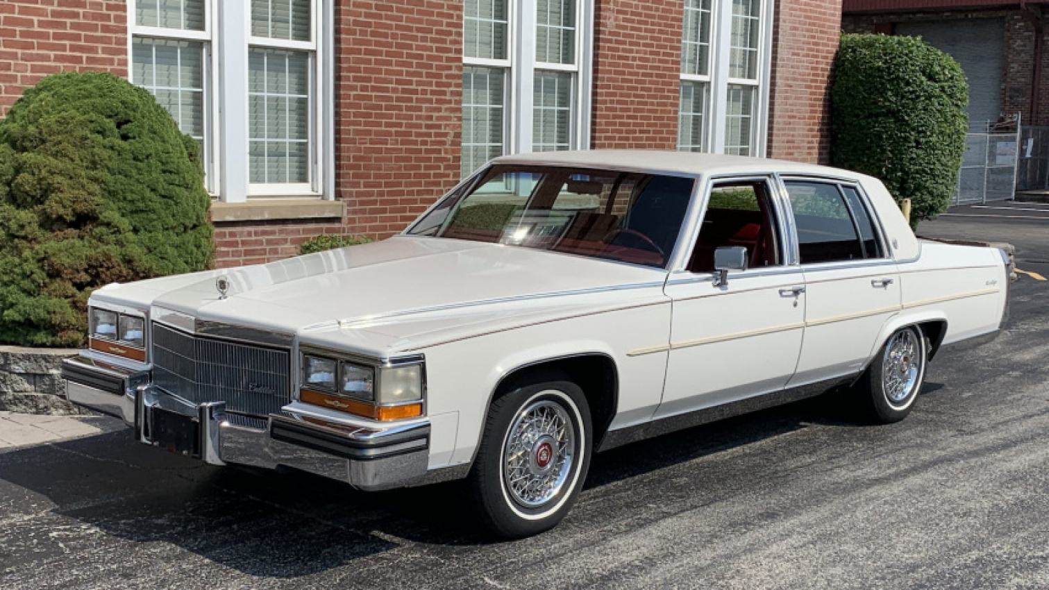 autos, cadillac, cars, classic cars, 1980s, year in review, cadillac fleetwood 1986