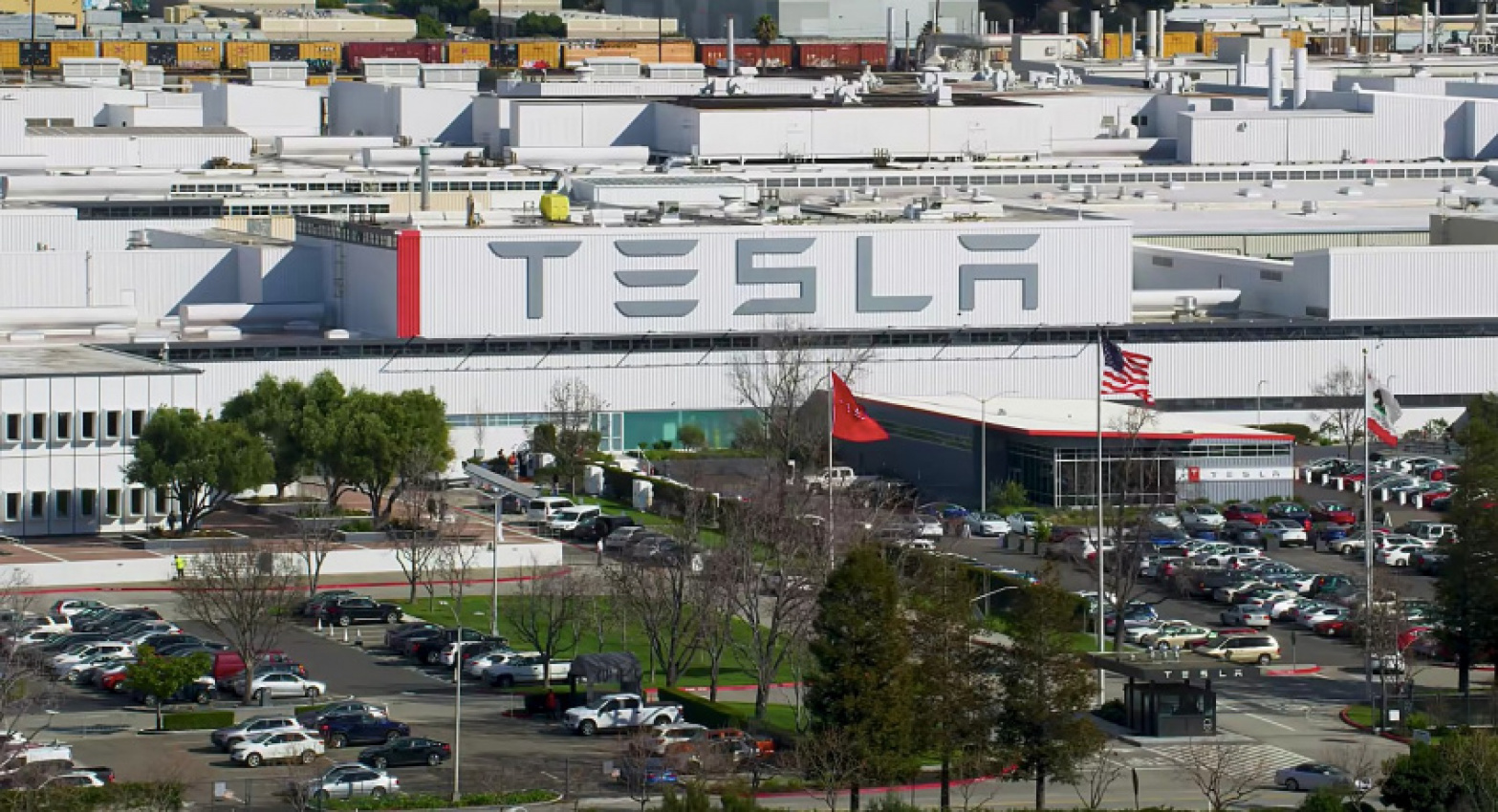 autos, cars, news, space, spacex, tesla, tesla’s elon musk invites uaw to hold a union vote “at their convenience”