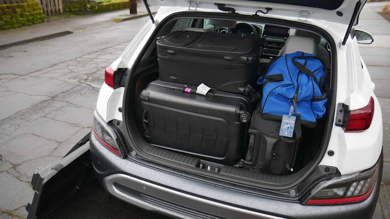 autos, cars, hyundai, crossover, driveway tests, economy cars, hyundai kona, luggage test, hyundai kona luggage test | definitely a subcompact