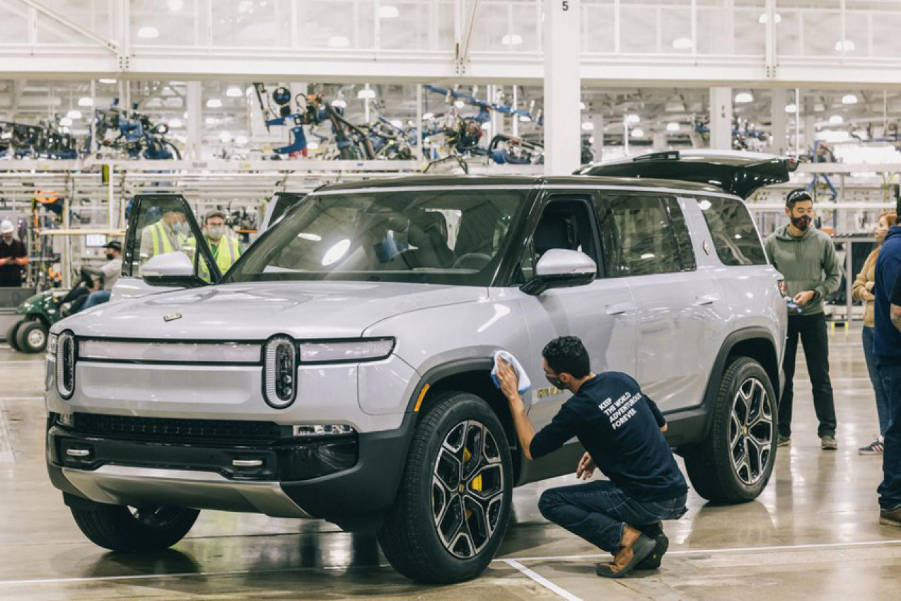 autos, cars, rivian, rivian hits reverse on price hikes for existing reservation holders