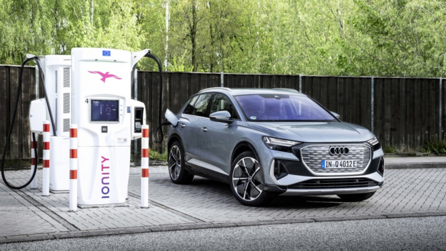 audi, autos, cars, amazon, audi q4, charging times, dc fast charger, e-tron sportback, electric, green, q4 e-tron, amazon, audi q4 e-tron shortens fast charging times in europe