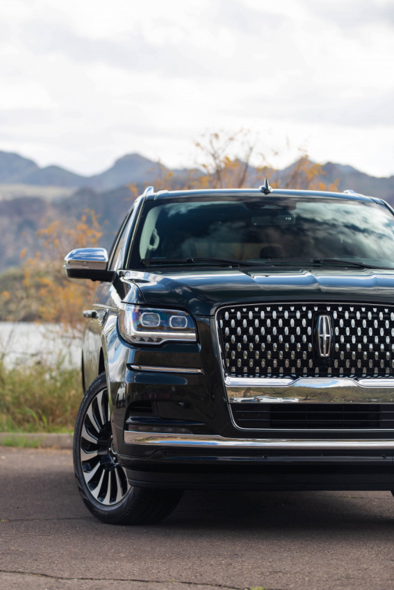 autos, cadillac, cars, lincoln, lincoln navigator, 2022 lincoln navigator first drive review: an updated land yacht coming for cadillac’s ass