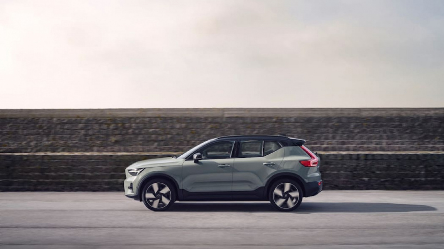 autos, cars, volvo, crossover, electric, green, volvo announces design updates for xc40 recharge and single-motor c40