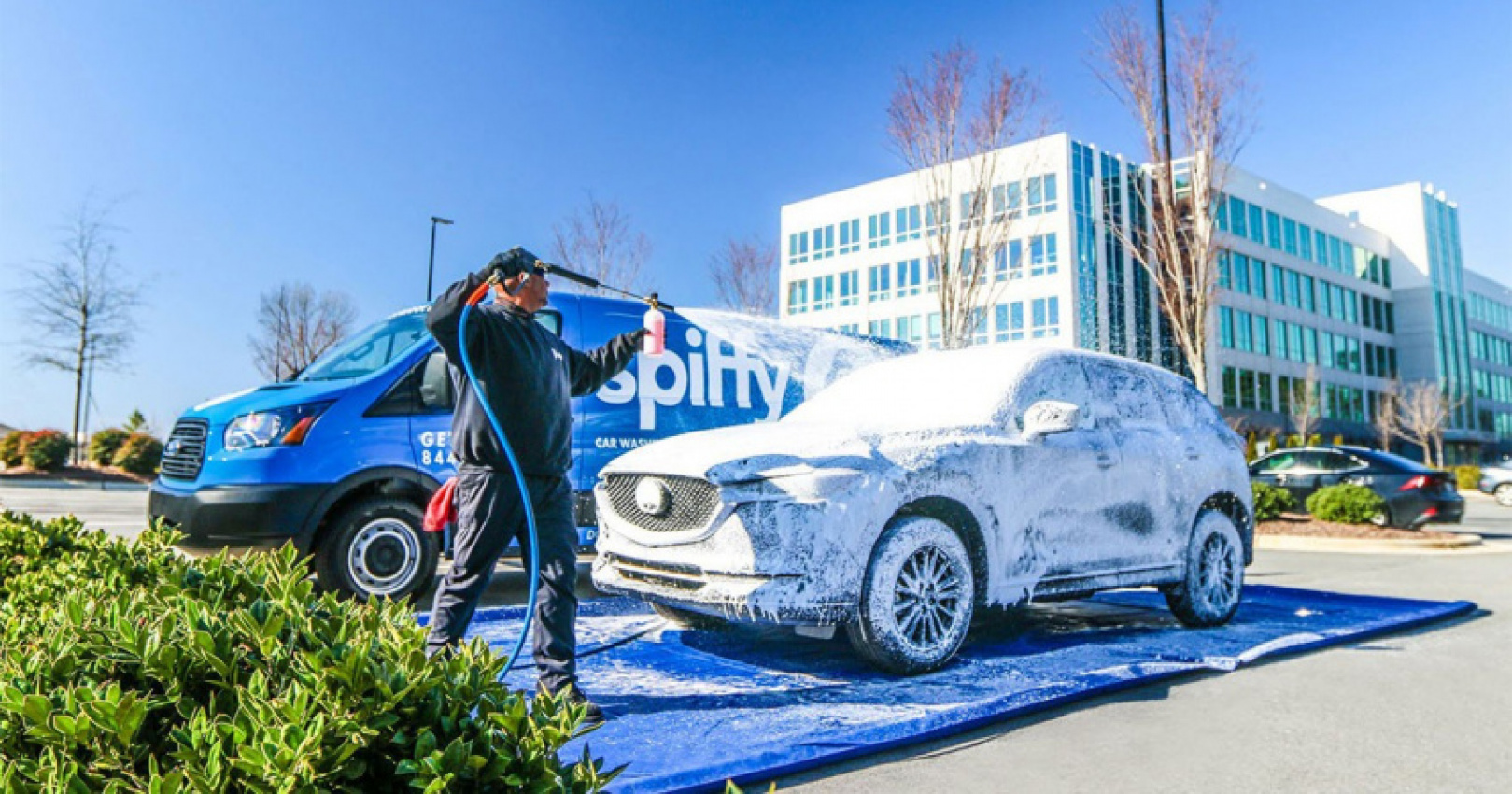 autos, cars, lincoln, news, lincoln is testing a mobile vehicle spa service, will bring detailers to you