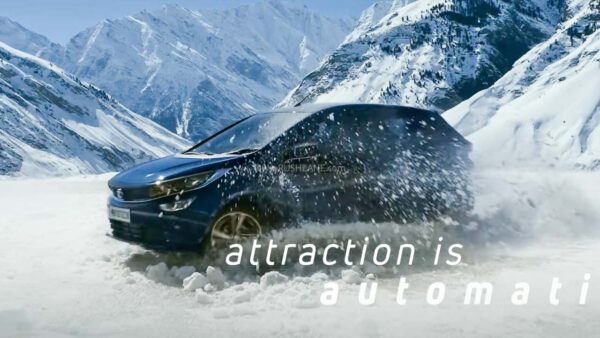 android, cars, reviews, android, tata altroz dct new blue colour – sliding on snow in khardung la