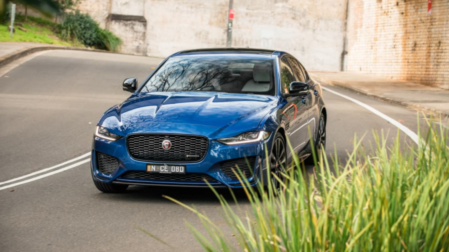 autos, cars, jaguar, reviews, jaguar xe, android, 2022 jaguar xe r-dynamic black p300 awd review