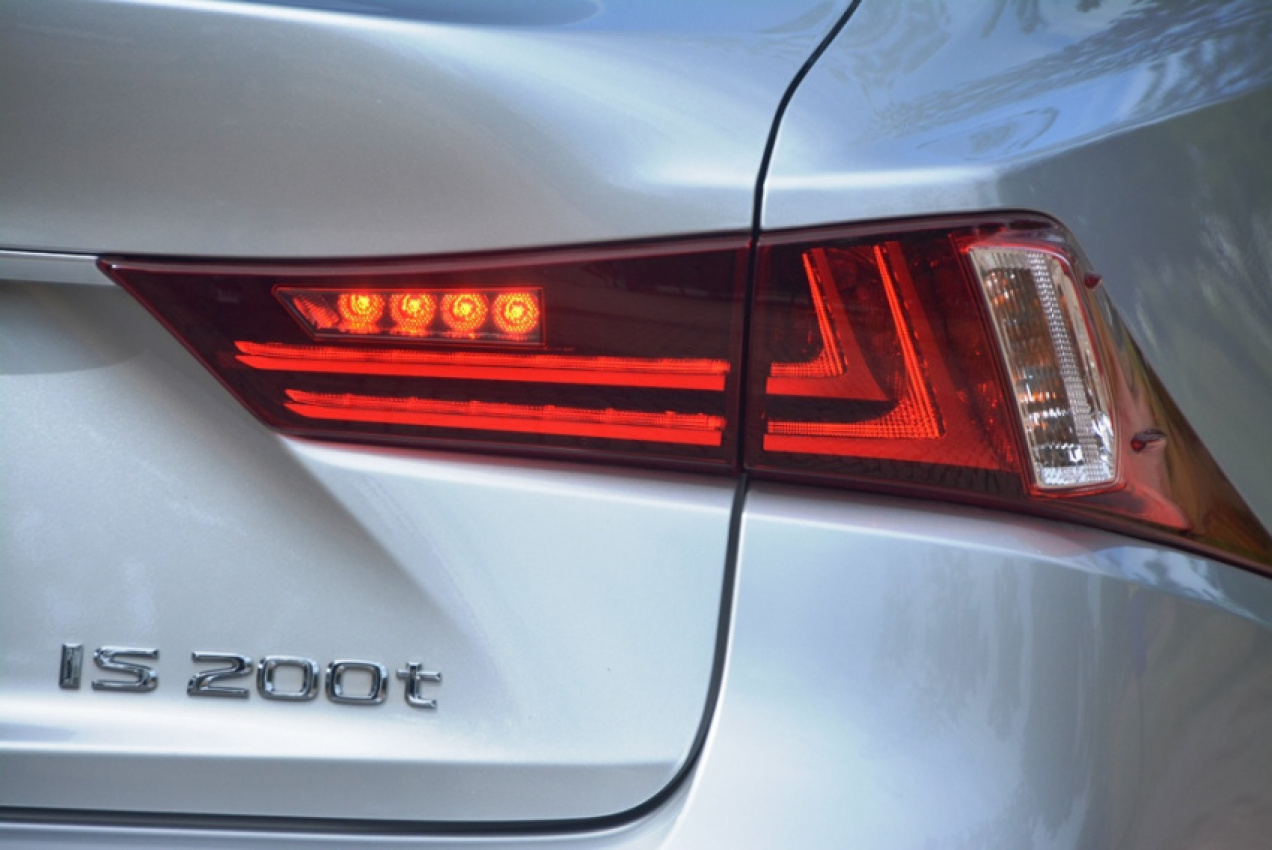 autos, cars, featured, lexus, 200t, lexus is 200t test drive review