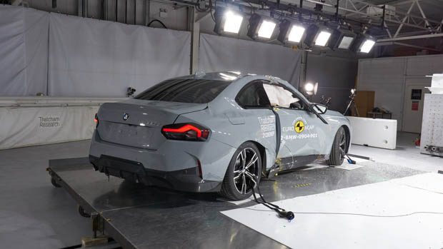 autos, bmw, cars, reviews, bmw 2 series coupe 2022: four-star safety rating for new coupe in euro ncap test