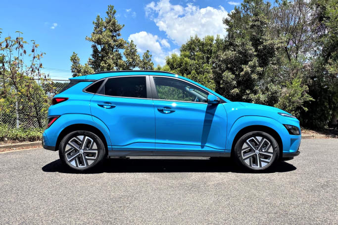autos, cars, hyundai, electric cars, family cars, hyundai kona, hyundai kona 2022, hyundai kona reviews, hyundai reviews, hyundai suv range, android, hyundai kona electric 2022 review: standard range