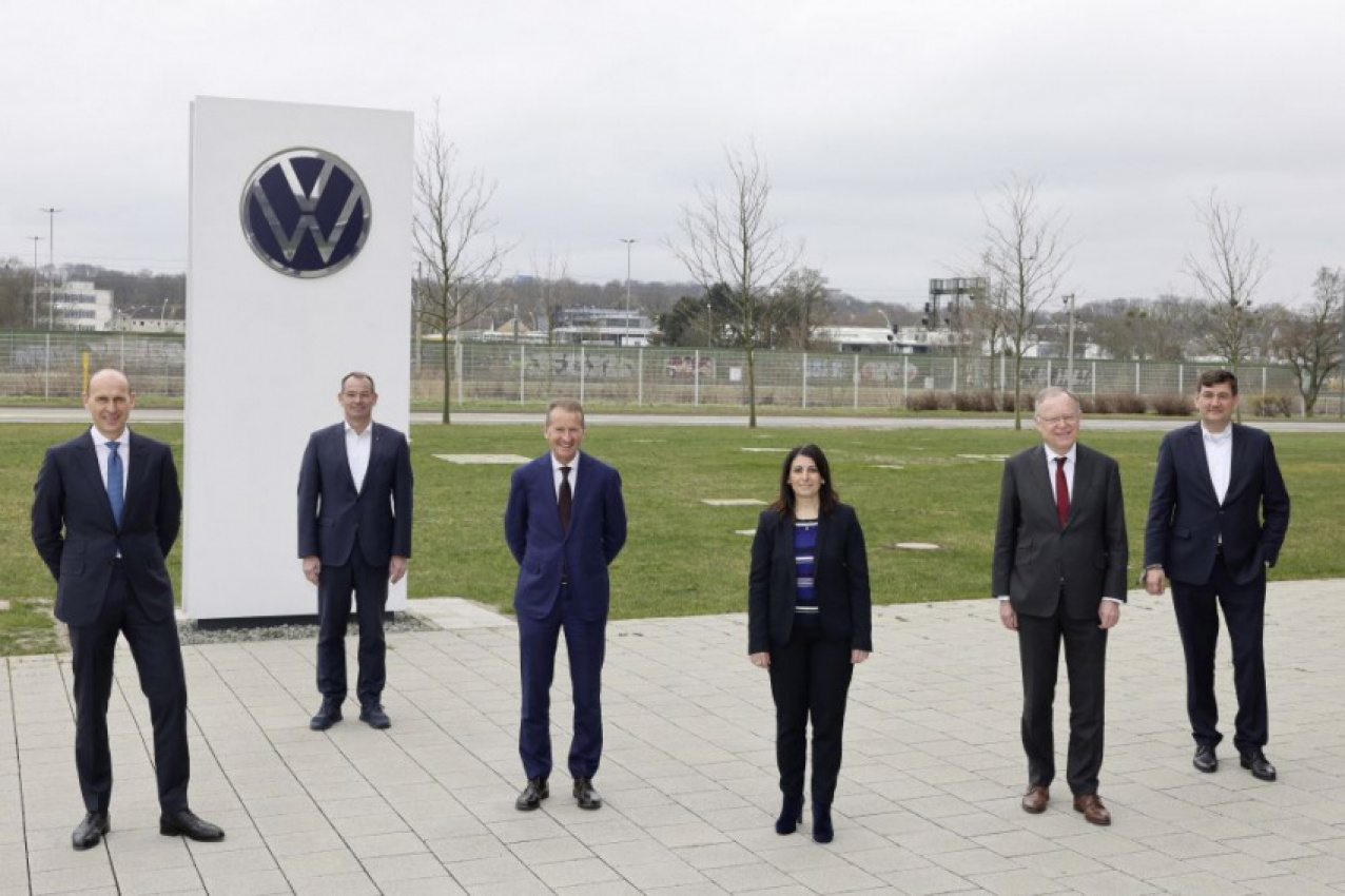 autos, cars, volkswagen, volkswagen to produce electric trinity at $3 billion wolfsburg plant