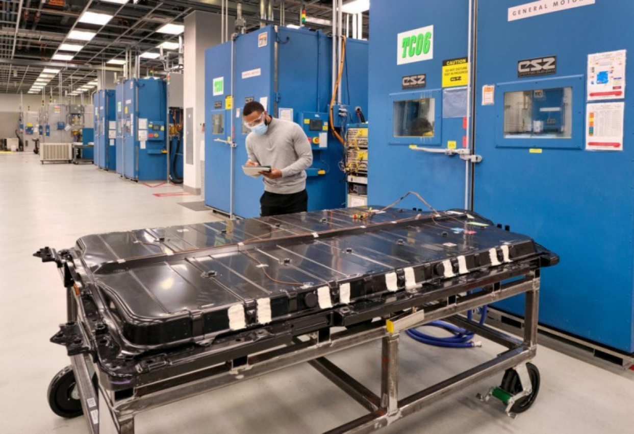 GM & POSCO Chemical to Process Cathode Active Material for EV Batteries